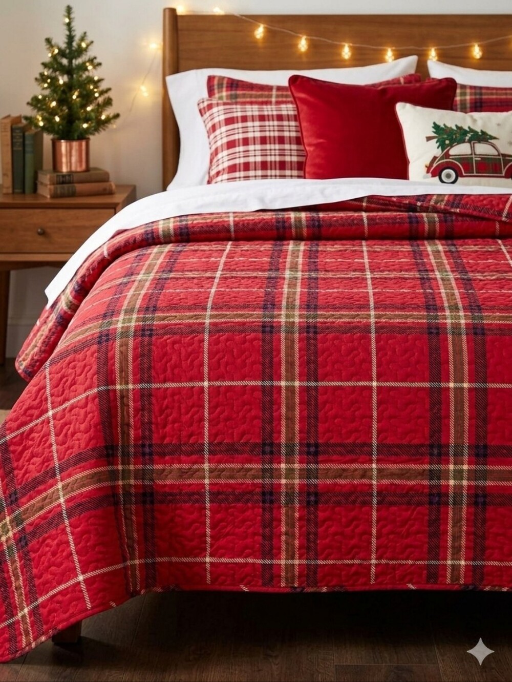 Levtex Home "Moreno" Red, White & Black quilt Coverlet 98 X 98"